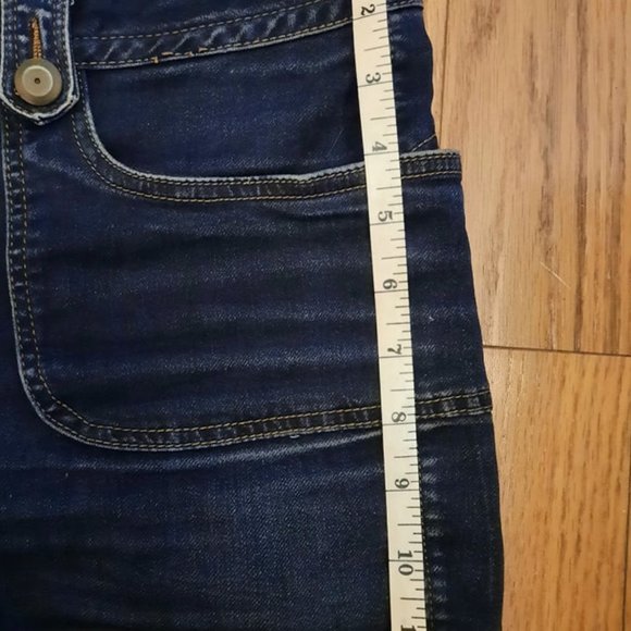 Cute High-Waisted Dark Denim Shorts - Picture 4 of 5